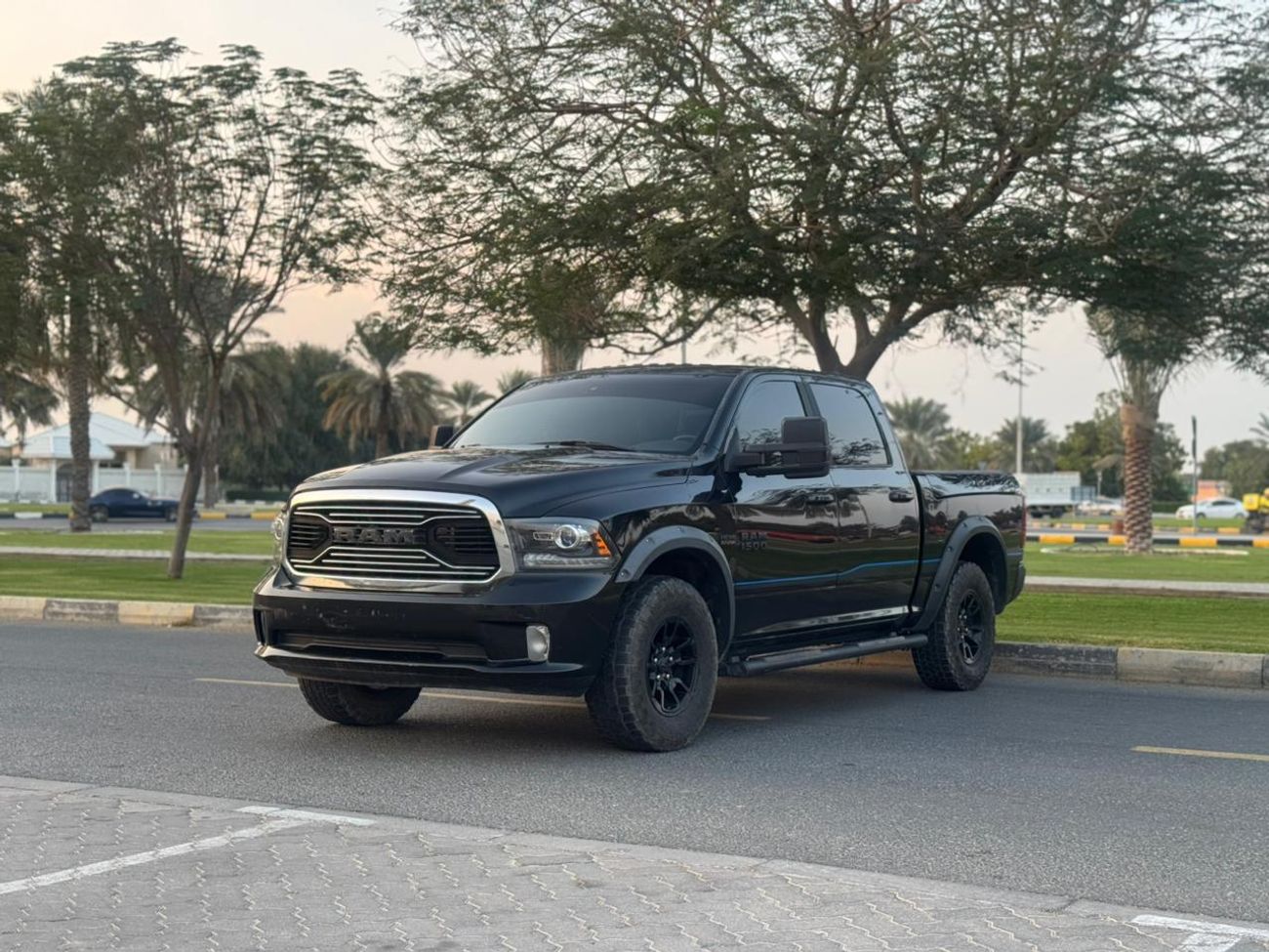 Dodge Ram Van DODGE RAM 1500 HEMI 5.7 LIMITED MODEL 2016