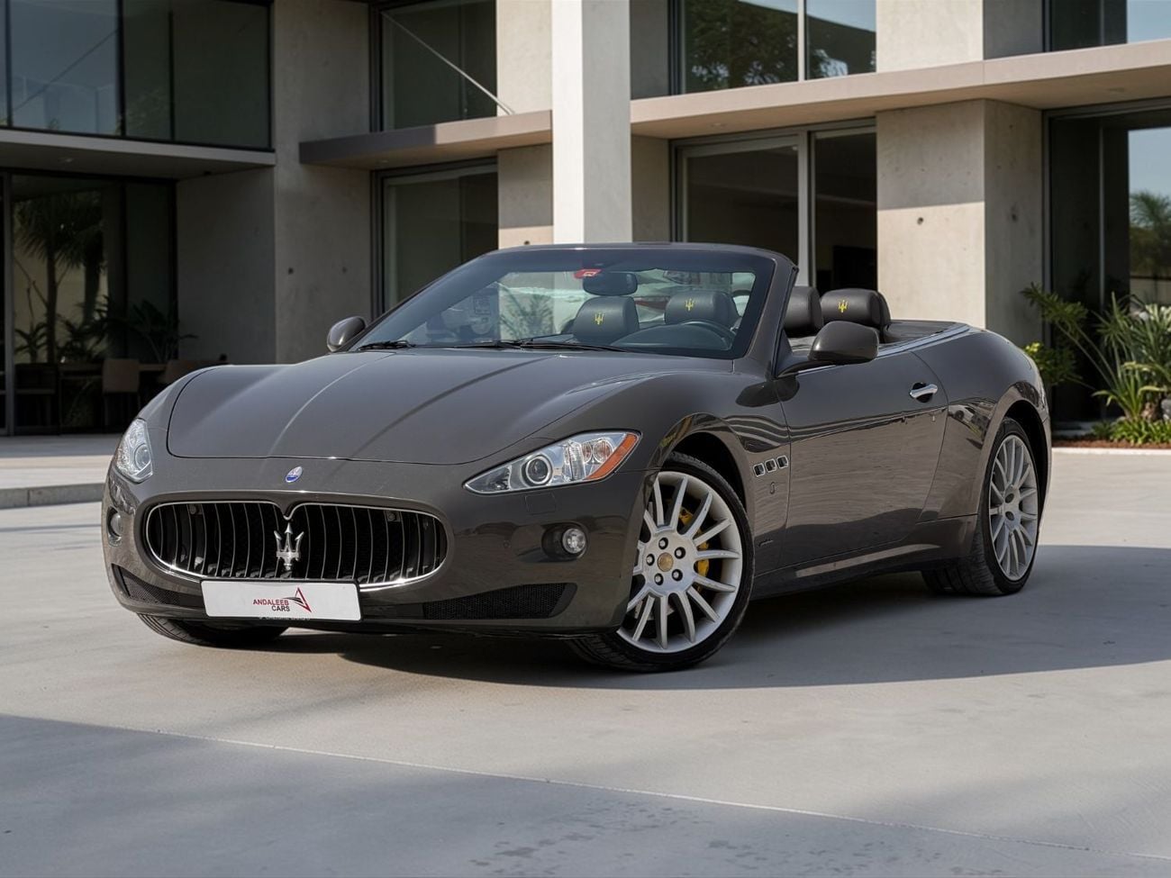 مازيراتي جران كابريو MASERATI GRANCABRIO FENDI EDITION | 4.7L V8 – 460 BHP | 2012 | GCC SPECS