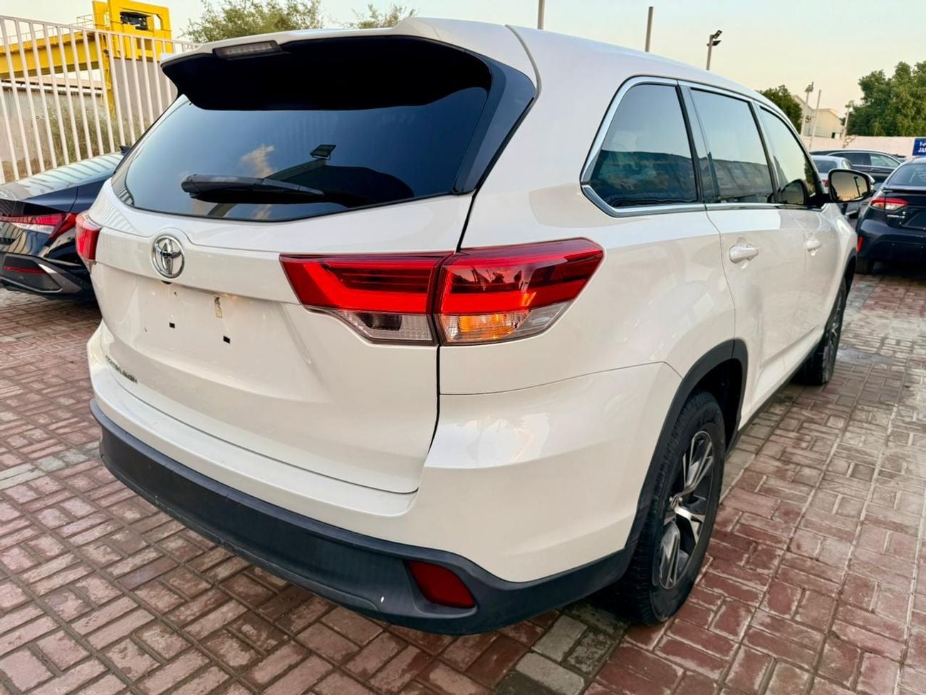 تويوتا هايلاندر LE (NON GCC) 2019 Toyota Highlander LE