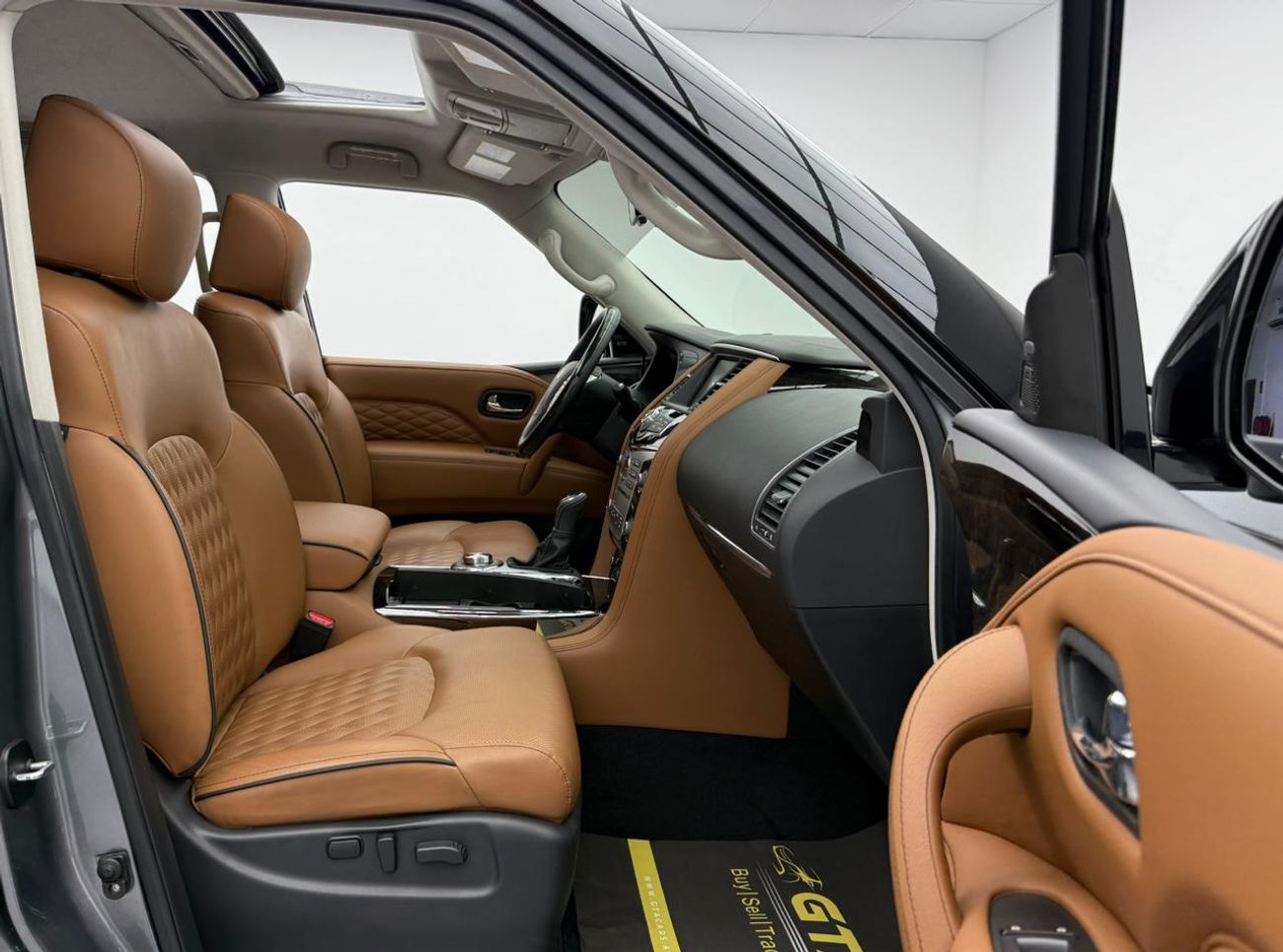 Infiniti QX80 Luxe 7st 5.6L 2020 Infiniti QX80, 2026 Infiniti Warranty, Full Infiniti Service History, Very Low Km