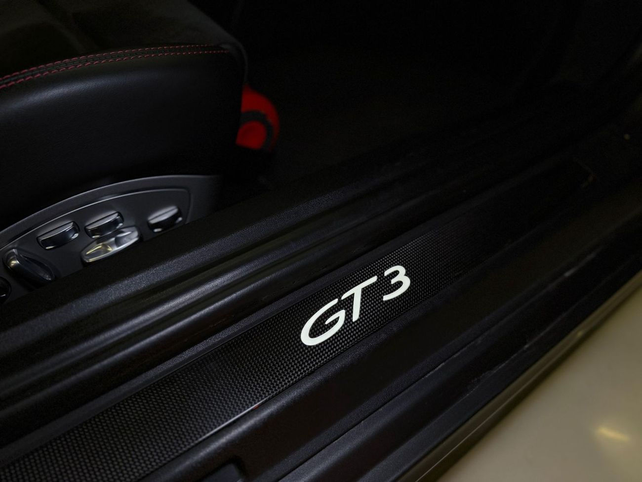 Porsche 911 GT3 3.8L (492 HP) 2015 PORSCHE 911 GT3 - GCC - WARRANTY From Dealership till 2027 - Full Service His