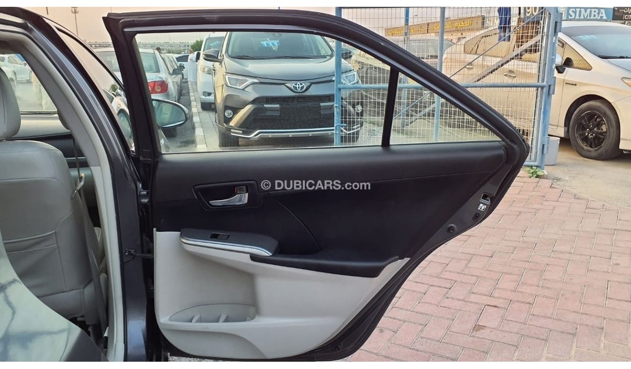 تويوتا كامري TOYOTA CAMRY HYBRID  FRESH IMPORT