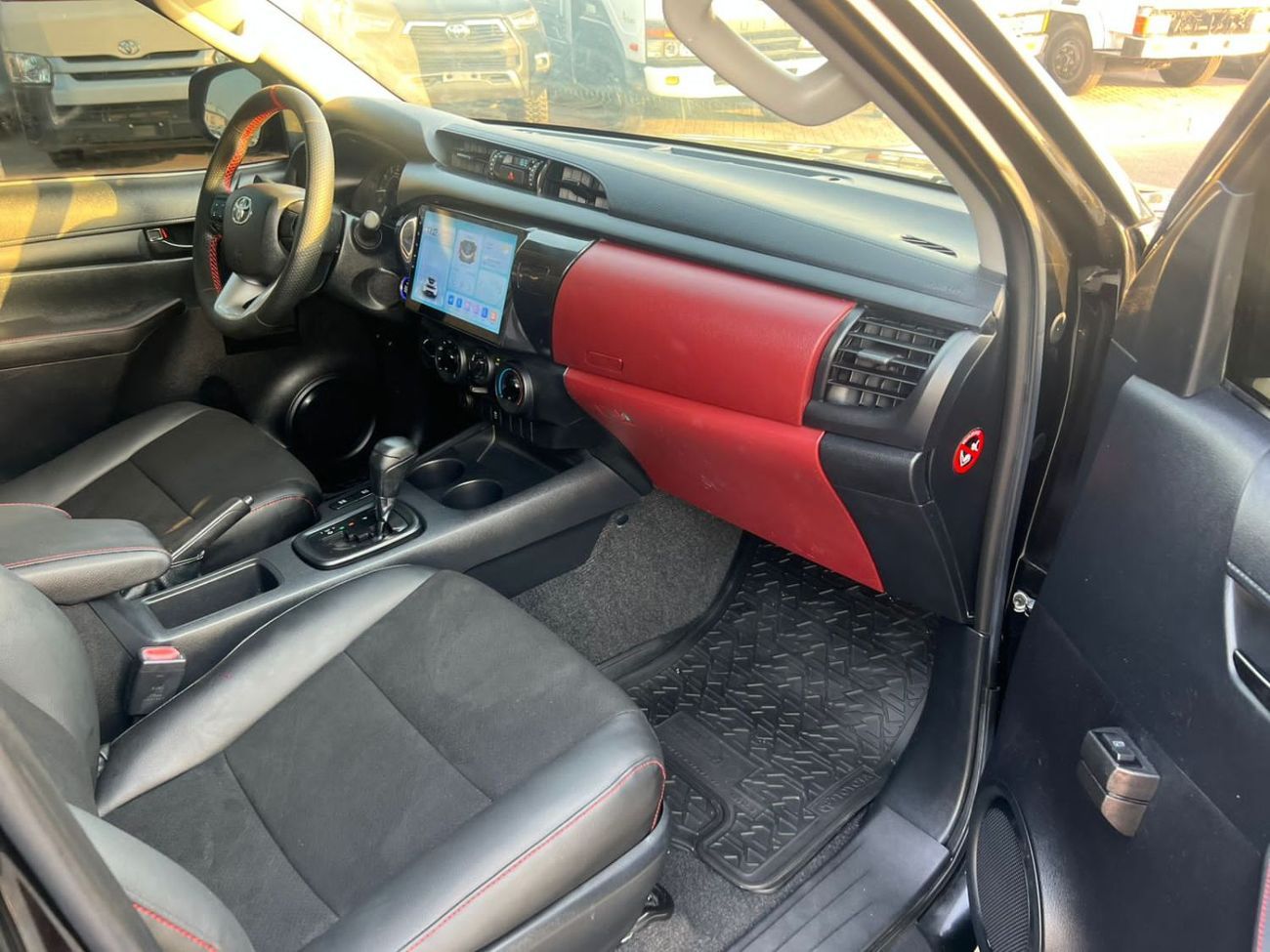 Toyota Hilux 2018 Toyota Hilux GL Black Edition Advanture Modified - 2.7L V4 - AWD 4x4- 360* CAM - Push Start - P