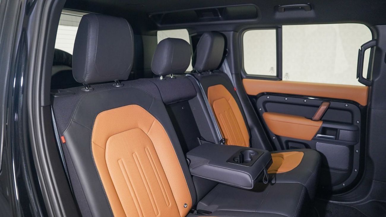 لاند روفر ديفندر P400 110 X 3.0L (5 Seater) UAE's Very Best Example | AED 5,295 Per Month