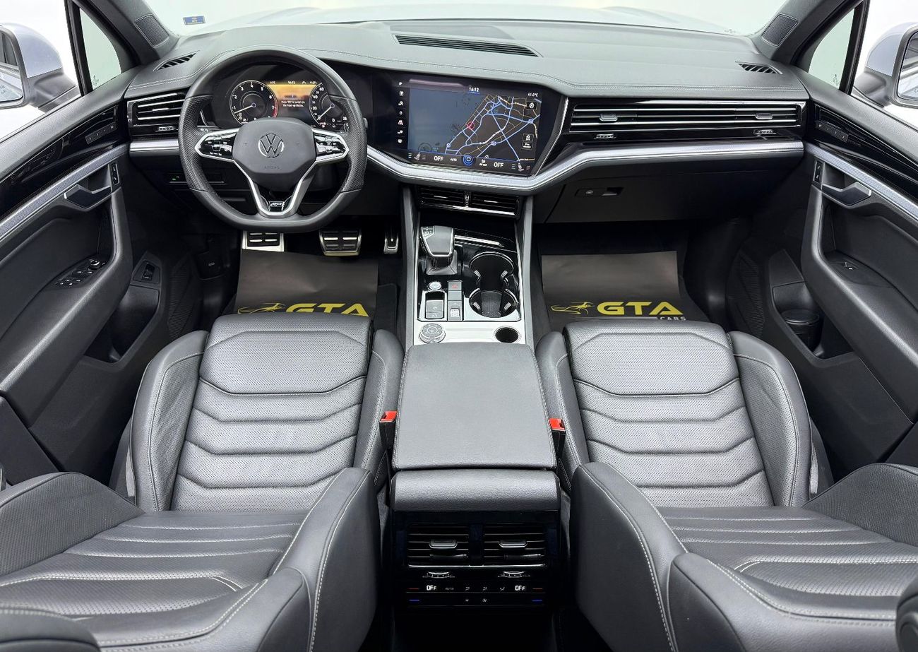 Volkswagen Touareg R-Line 3.0L 4WD 2021 Volkswagen Touareg R-Line, Warranty, Full VW Service History, Excellent Conditi