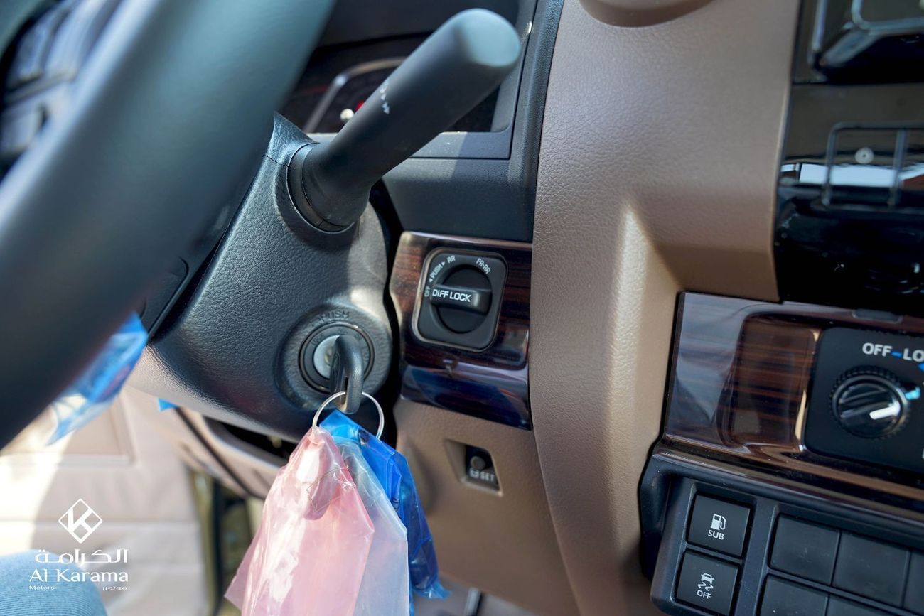 Toyota Land Cruiser Pick Up 2.8L | LX 4x4 Diesel | Alloy Wheel | Rear camera | Diff Lock | Cruise Control | GCC Specs