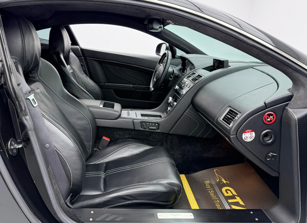 Aston Martin Vantage V8 S 4.7L 2013 Aston Martin Vantage S, Aston Martin Warranty+Full Service History, GCC