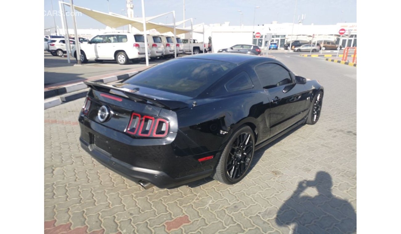 Ford Mustang Ford Mustang Import American Standard 8 cylinder 2012 model in excellent condition