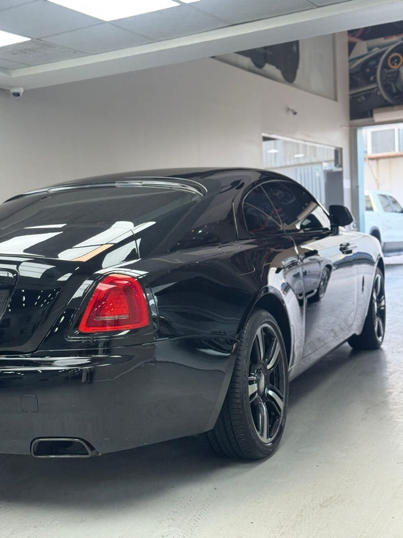 رولز رويس واريث 6.6L شارة سوداء