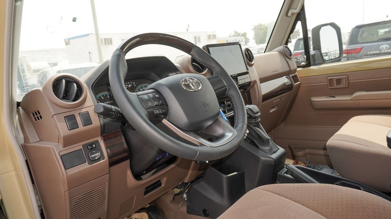 Toyota Land Cruiser Pick Up LX 4.0L V6 SINGLE CABIN A/T