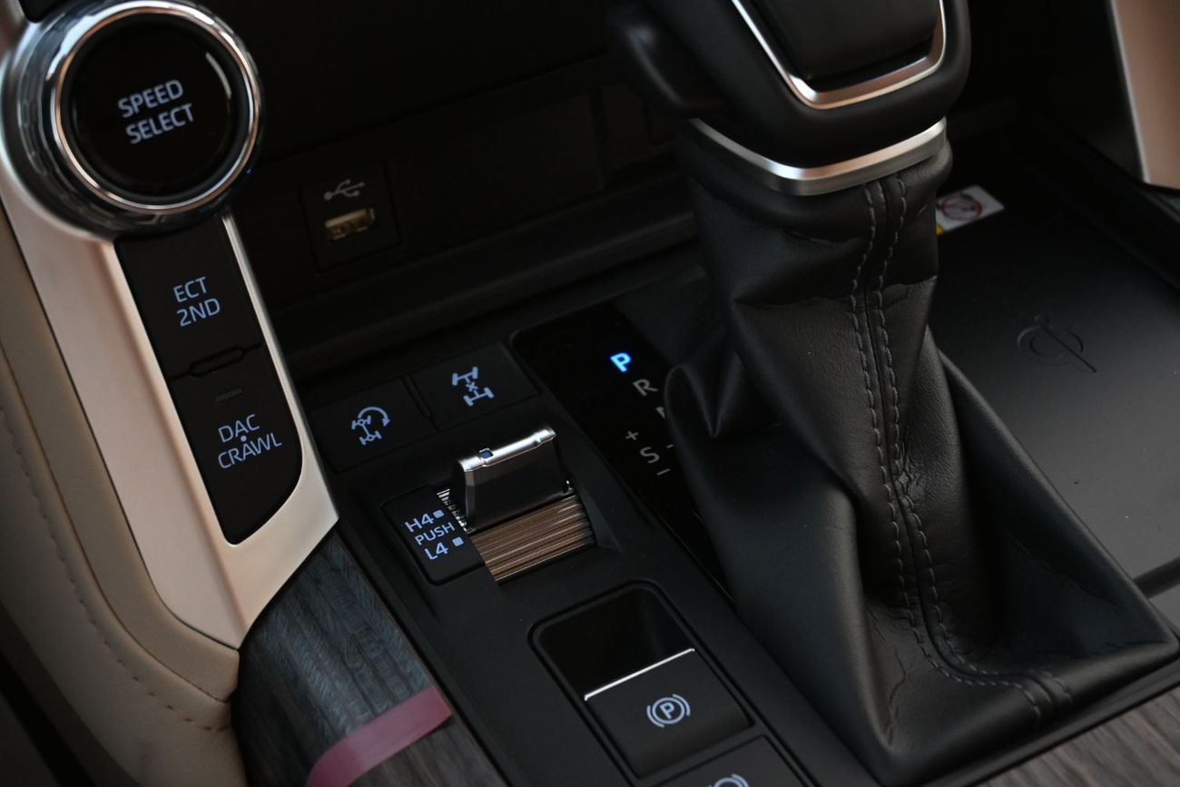 تويوتا لاند كروزر Toyota Land Cruiser VX 4.0L V6 Petrol, 4WD, Model 2024, Color White