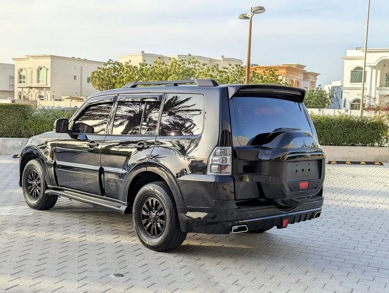 Mitsubishi Pajero GLS HIGHLINE GLS MID - GCC Specs - Reliable SUV