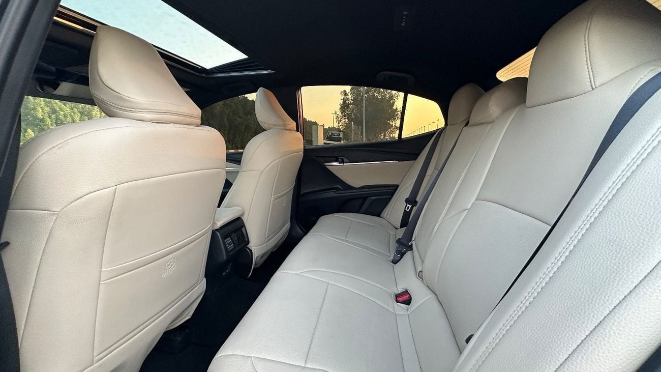 تويوتا كامري GLE 2.5L