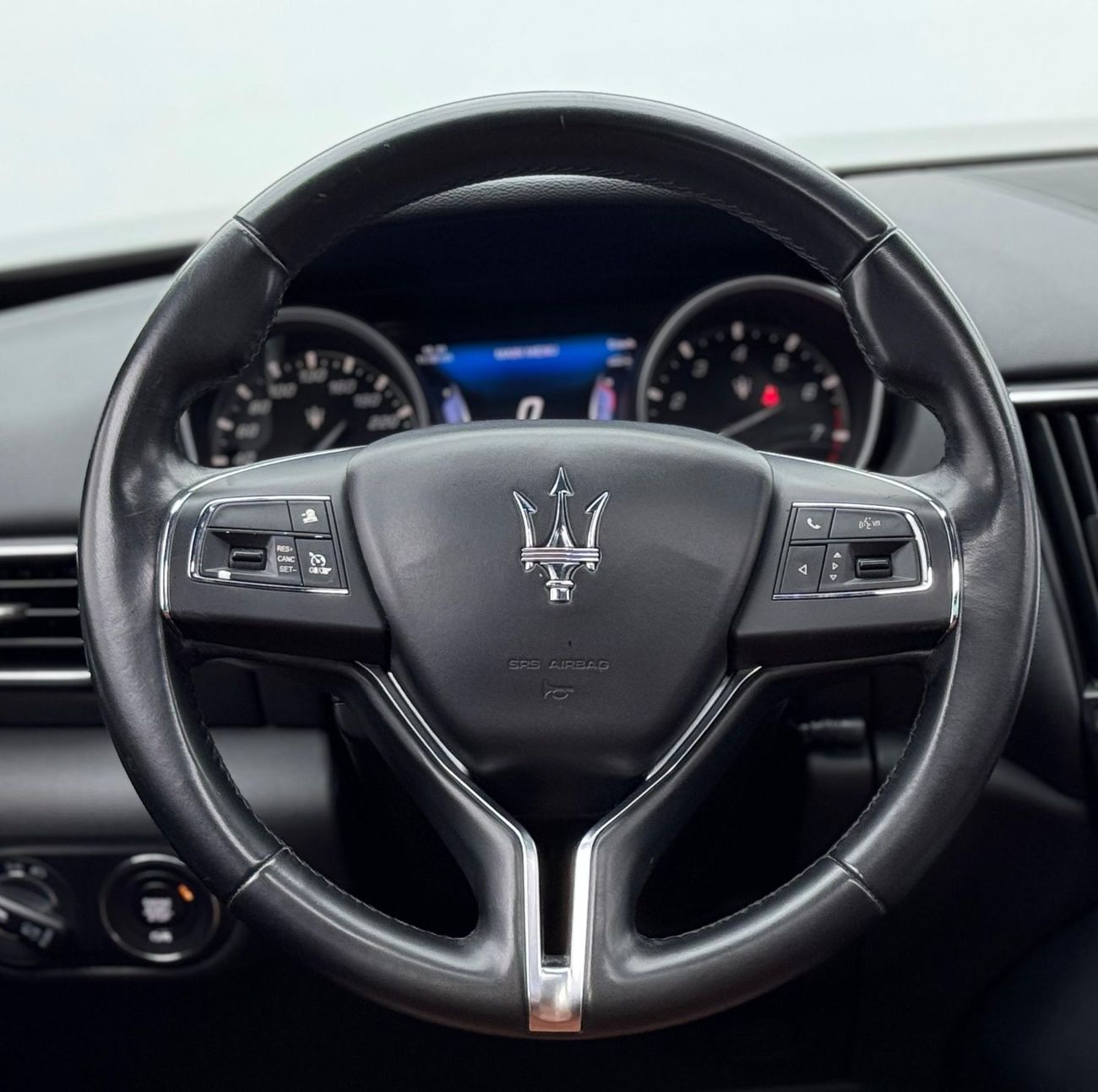 Maserati Levante Std 3.0L (350 HP) 2017 Maserati Levante, Service History, Fully Loaded, Excellent Condition, GCC