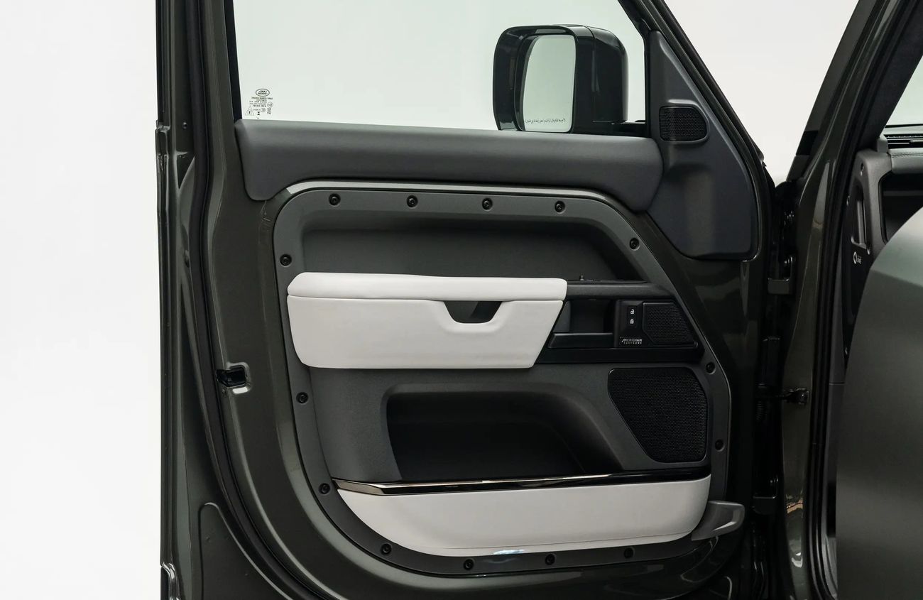 لاند روفر ديفندر 4.4L V8 Twin-Turbo Mild Hybrid Engine