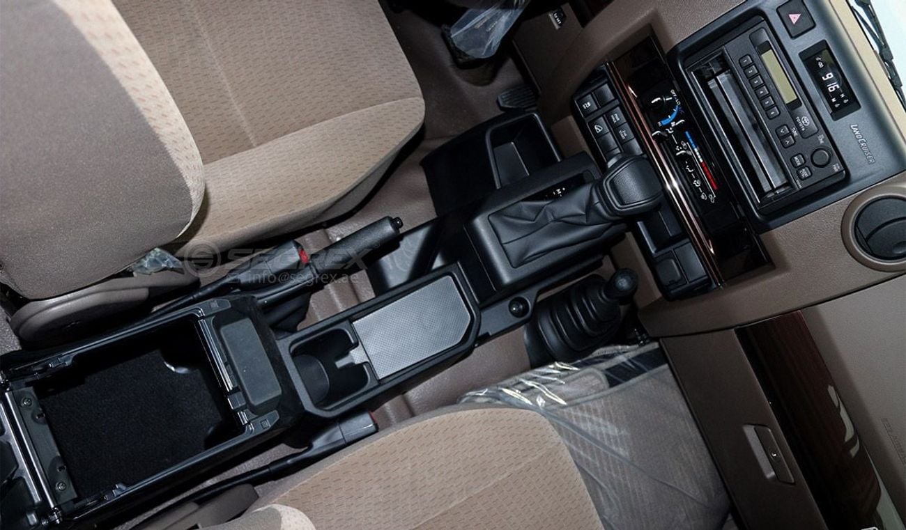 تويوتا لاند كروزر بيك آب 2025 Model Toyota Land Cruiser Pick Up, LC79 Double Cabin, 4.0L Petrol 4WD 6A/T