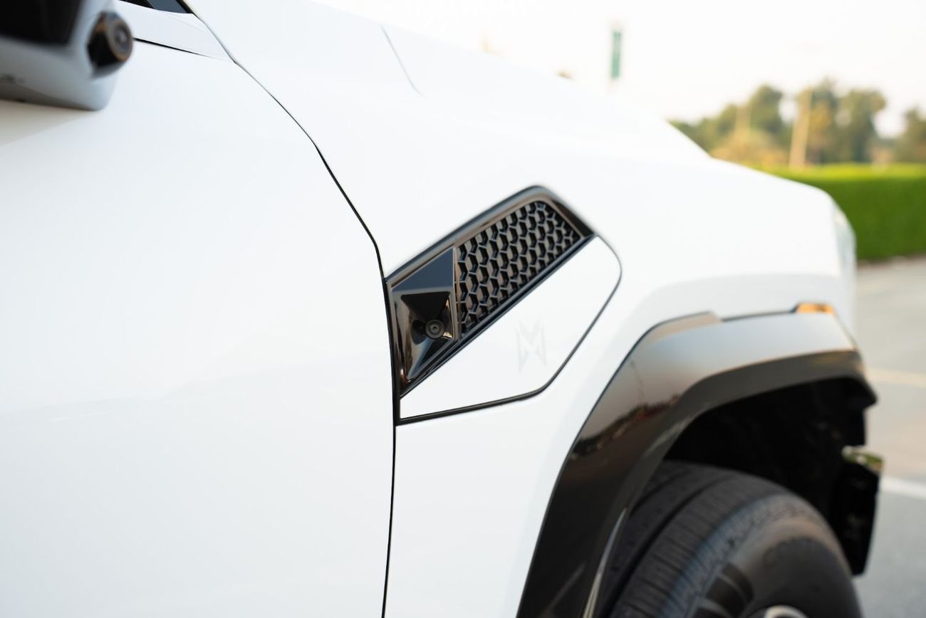 Dongfeng M Hero M817 10 YEARS WARANTY AND 5 YEARS SERVICE