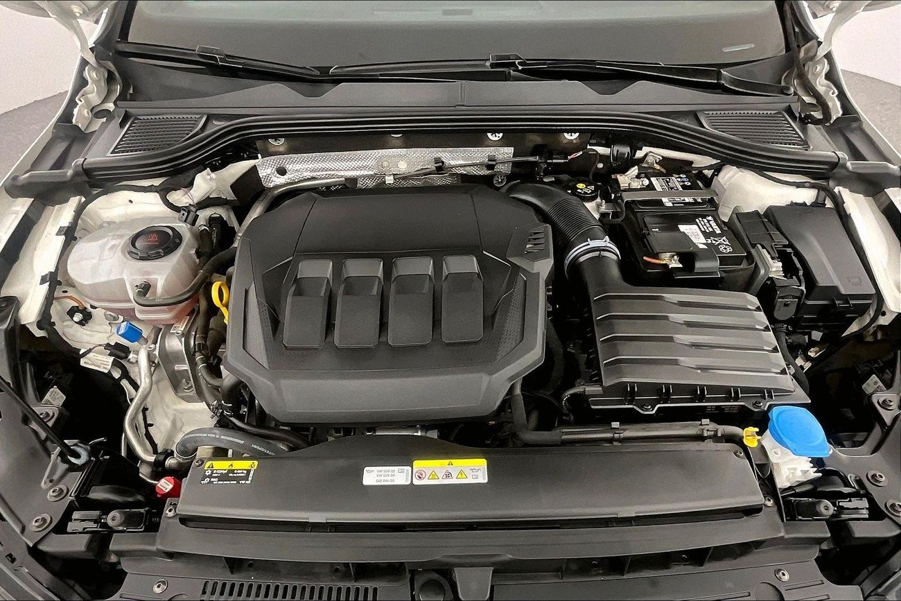 Volvo XC40 T4 R Design | Guaranteed Warranty | 0 Down Payment