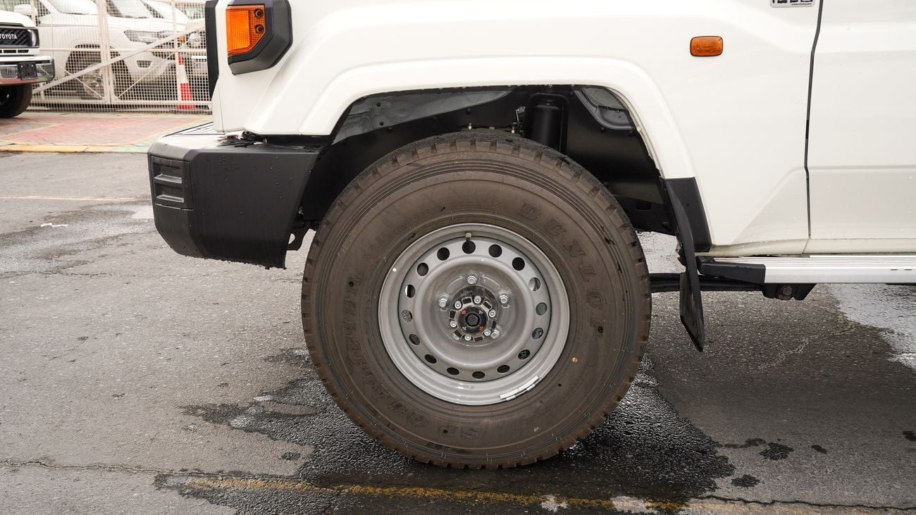 تويوتا لاند كروزر 70 LC76 Hardtop 4.0L Petrol V6 5Doors, M/T 2025