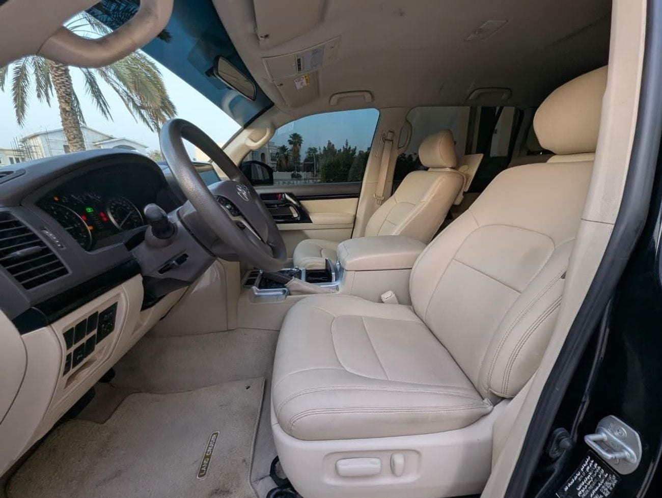 Toyota Land Cruiser GXR Toyota Land Cruiser Model 2019 cylinder 6 petrol