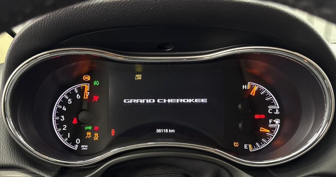 جيب جراند شيروكي Jeep Grand Cherokee | 4x4 Limited | Low mileage | Gcc