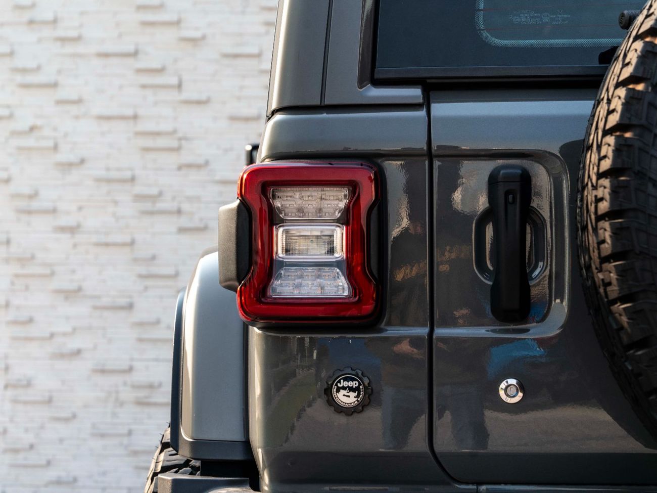 جيب رانجلر Sahara 3.6L A/T (5 Seater)