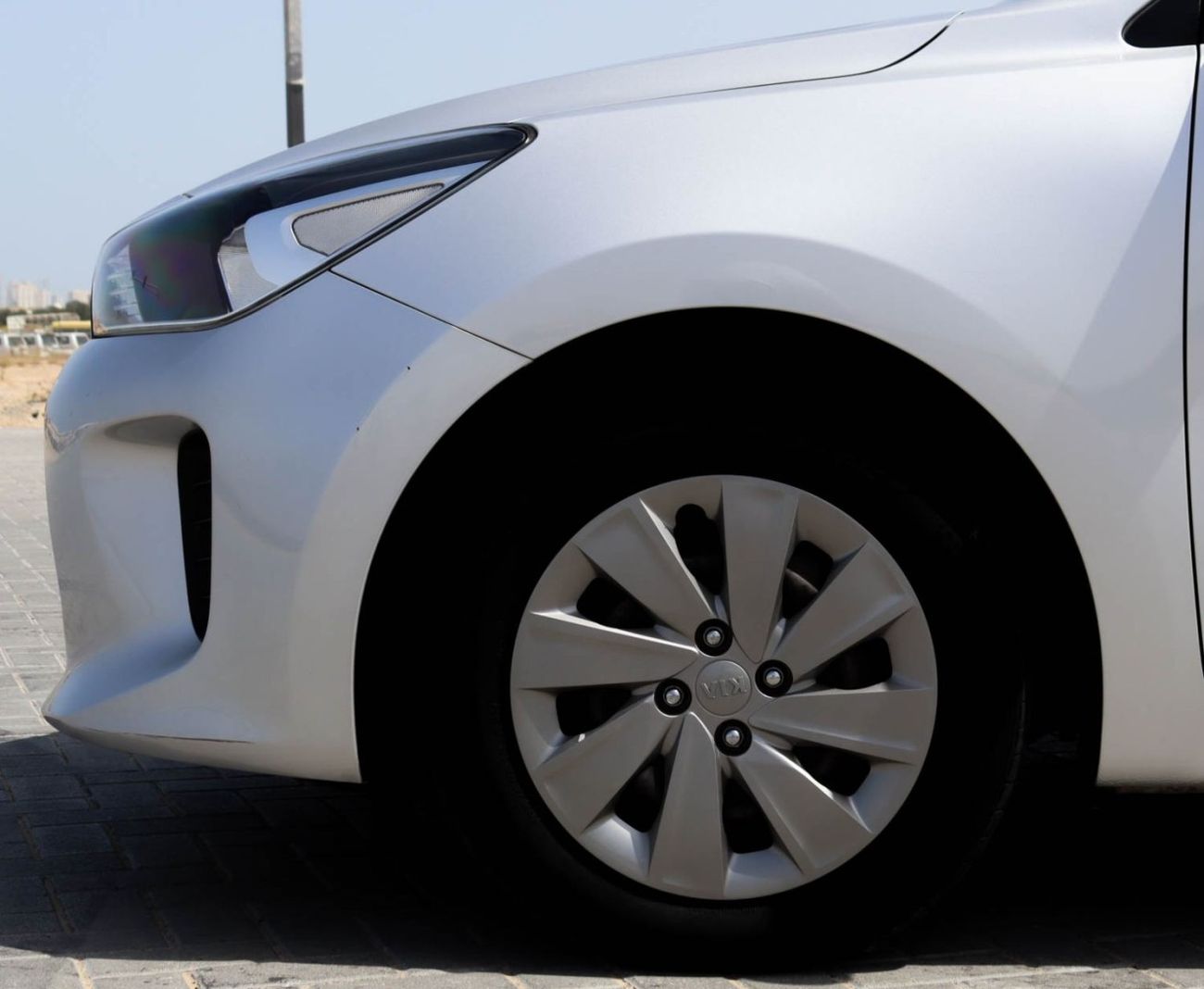 Kia Rio EX 1.4L (107 HP) Hatchback Kia Rio 1.4L 2019 GCC accident free in excellent condition 528 P.M