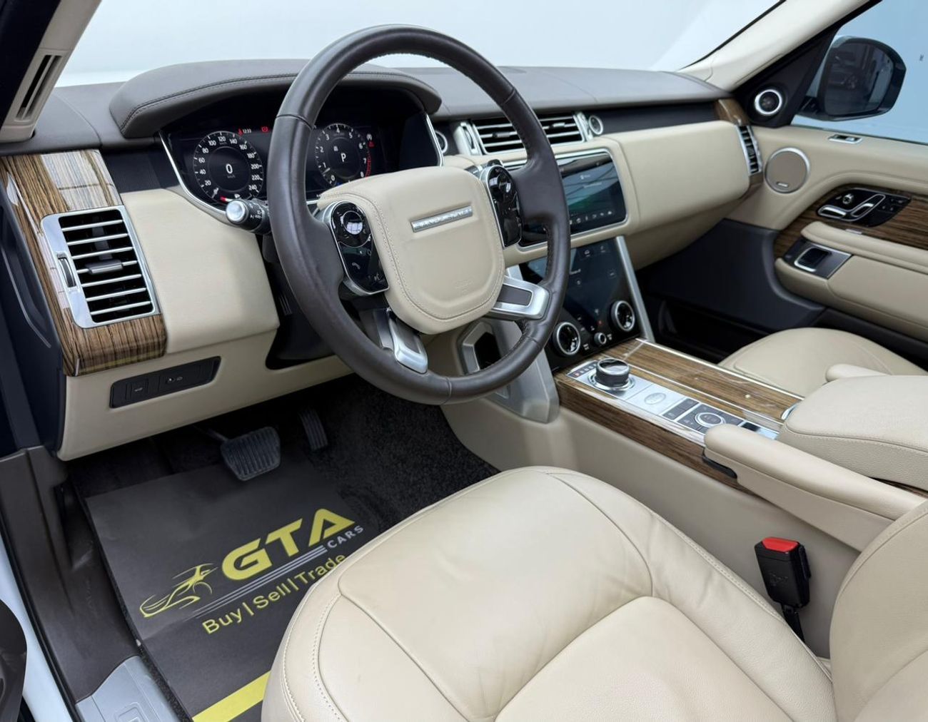 Land Rover Range Rover 2021 Range Rover Vogue V6, 2026 RR Warranty + Service Pack, Fully Loaded, Excellent Condition, GCC