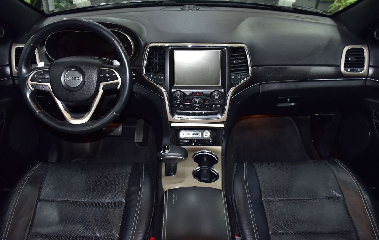 جيب جراند شيروكي LIMITED EXCELLENT DEAL for our Jeep Grand Cherokee Limited 4x4 ( 2015 Model ) in Grey Color GCC Specs