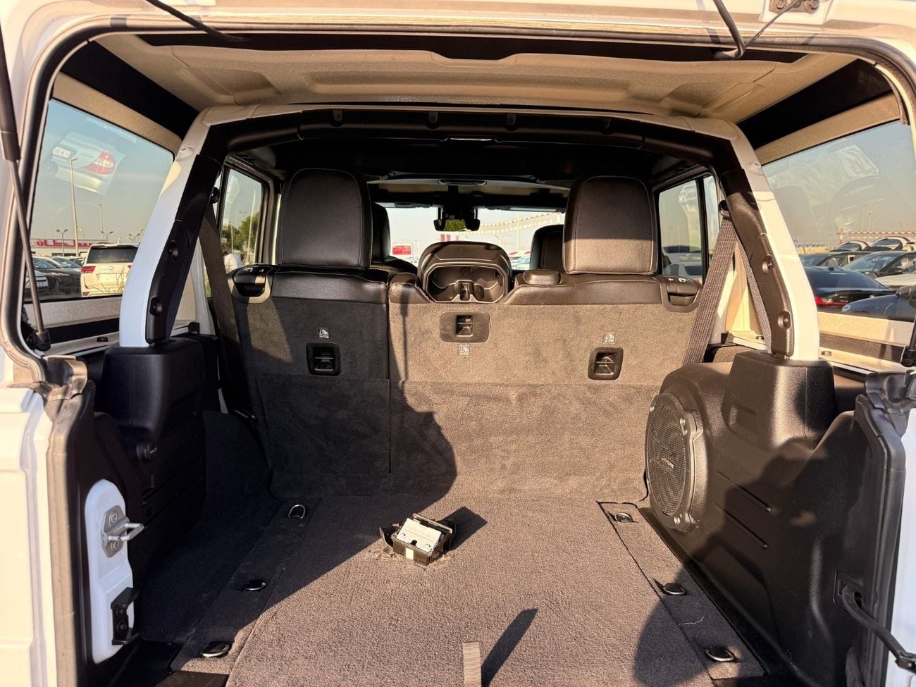 جيب رانجلر Unlimited Sahara 2.0L A/T