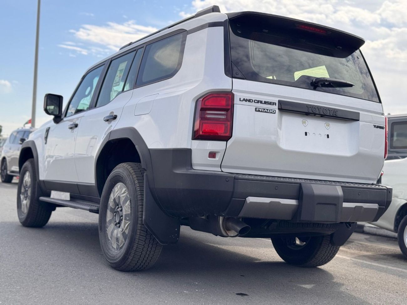 Toyota Prado 2.4L 4WD PETROL AUTOMATIC TRANSMISSION ( FOR RE-EXPORT ONLY )