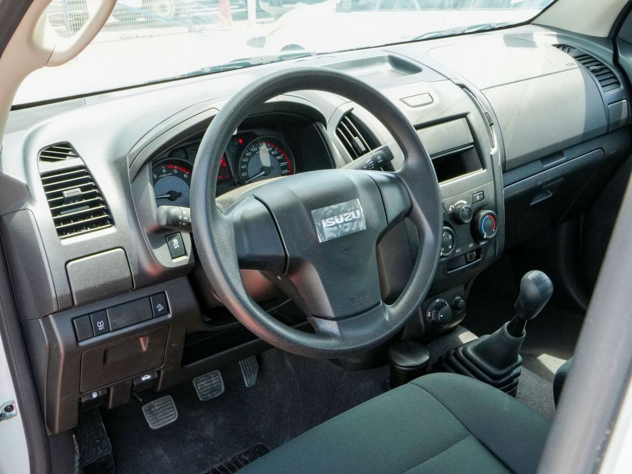Isuzu D-MAX 2025 ISUZU STD SC 4X4 DIESEL BRAND NEW 0KM