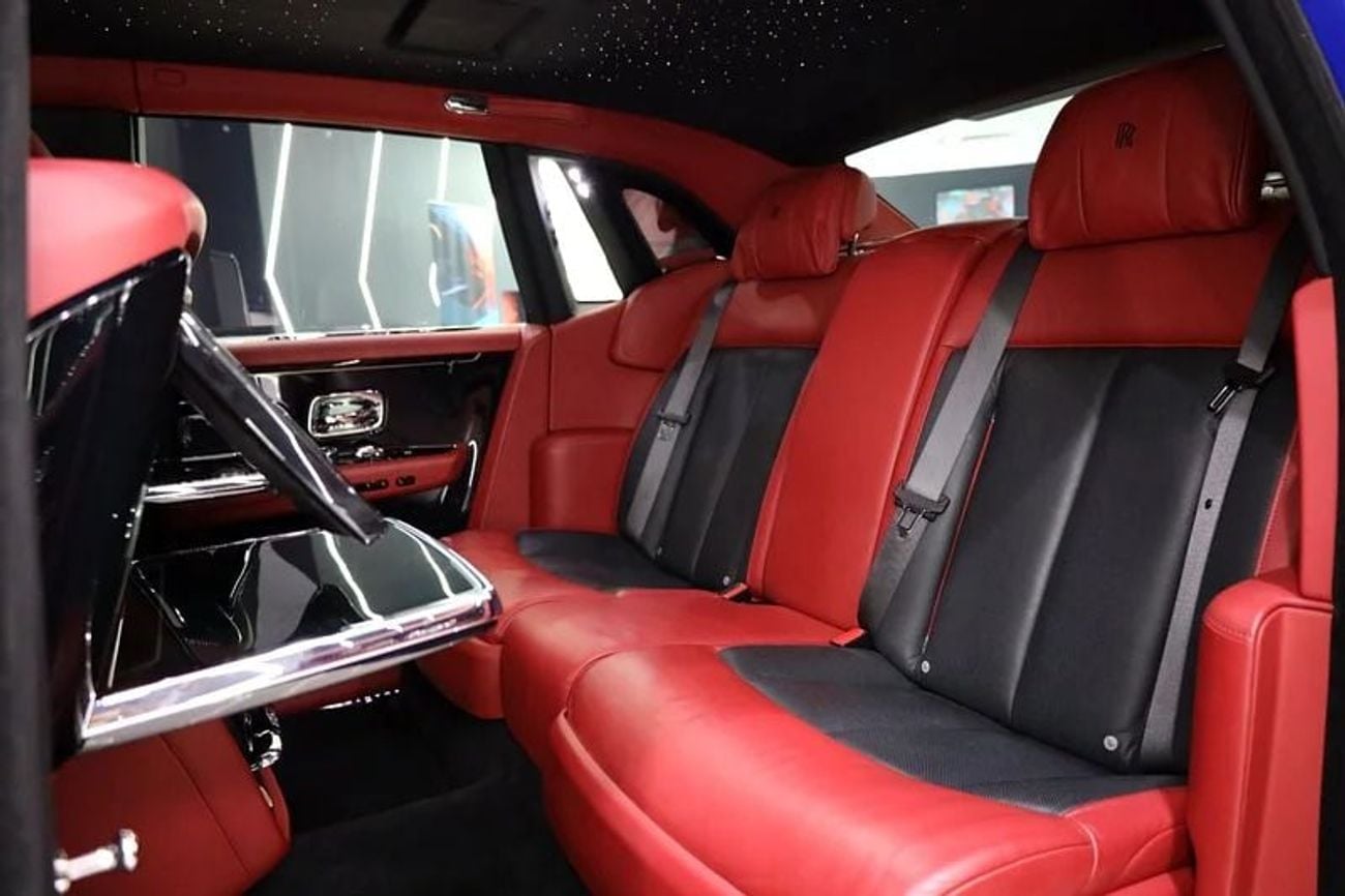 Rolls Royce Phantom Std 6.8L VIII, Bespoke Audio, Rear Entertainment, Brushed Steel Bonnet, GCC Specs!!