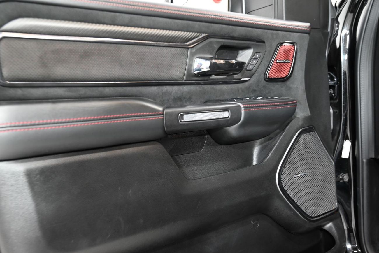 رام 1500 TRX 6.2L (5 Seater)