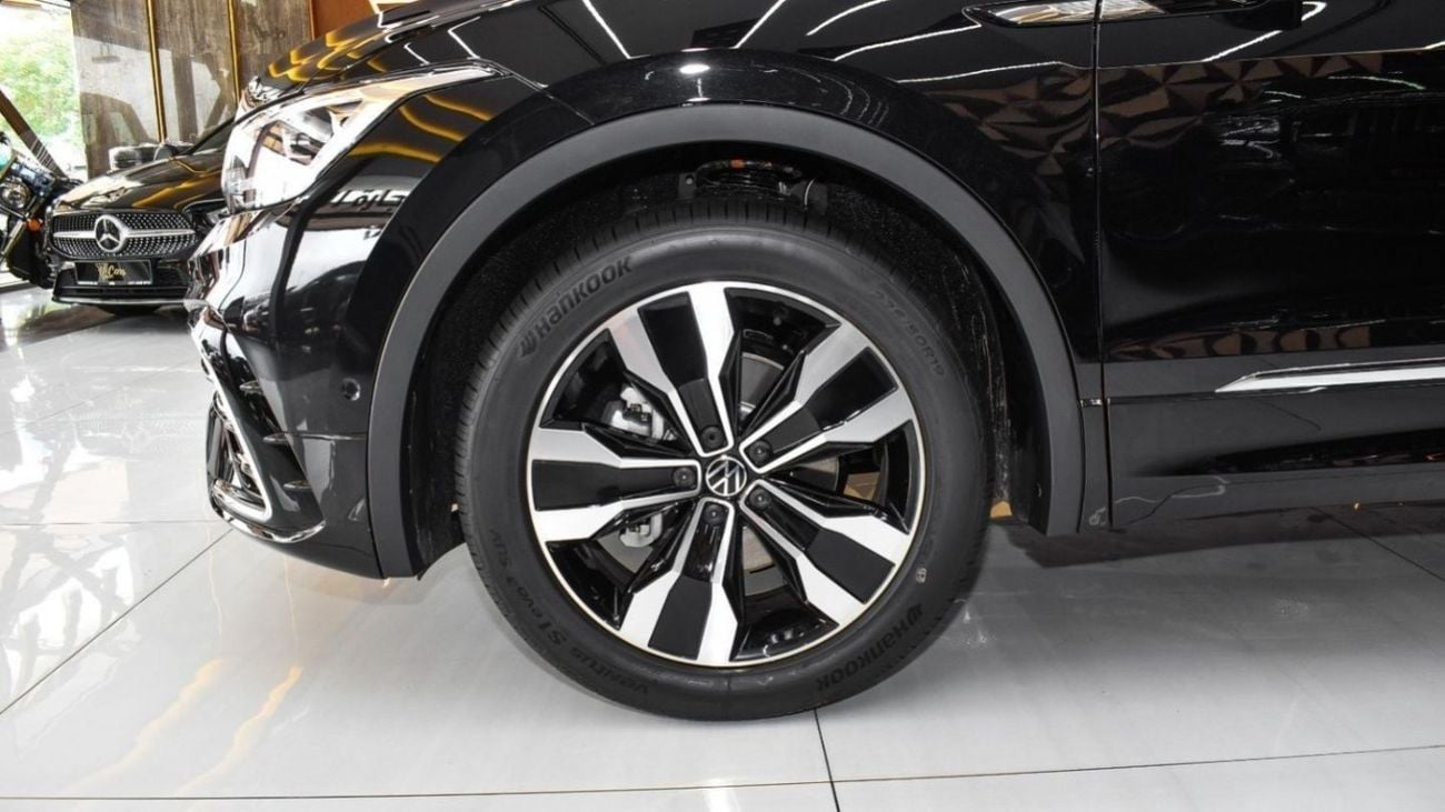 Volkswagen Tiguan VOLKSWAGEN TIGUAN R-LINE 2.0L TURBO 4-CYLINDER 2024