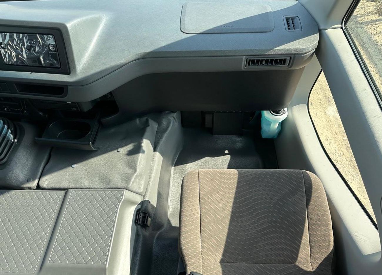 تويوتا كوستر 2025 Toyota Coaster 2.7L 23-Seater 4-Cyl Petrol Manual Transmission RWD Only For Africa