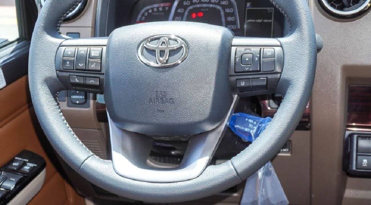 Toyota Land Cruiser Pick Up TOYOTA LC79 DC 2.8L DSL 25 YM FULL OPTIONS AT LC79 DC 2.8L DSL FULL AT 25 YM