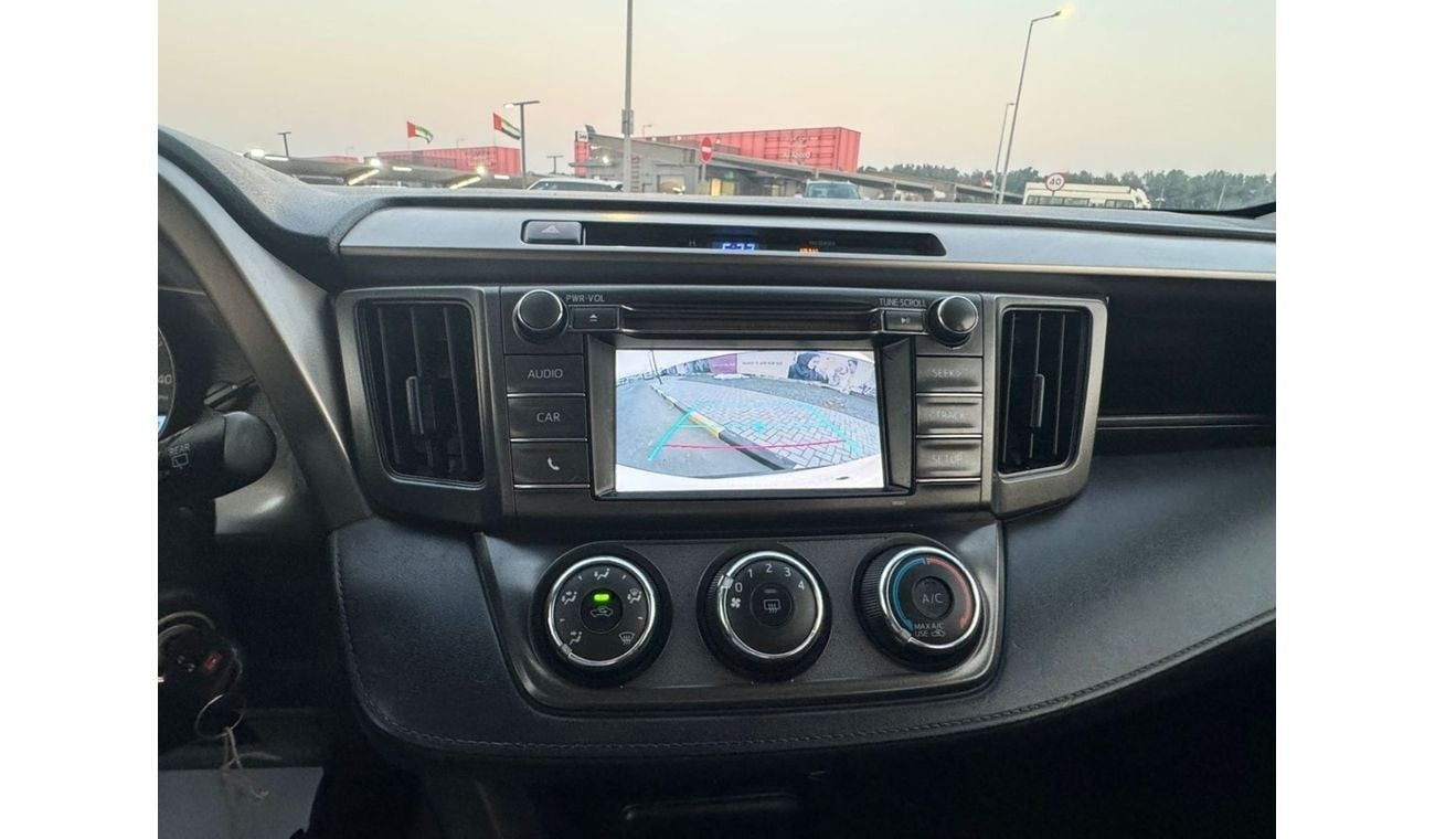 تويوتا راف ٤ EX 2.5L in excellent condition and requires no expenses