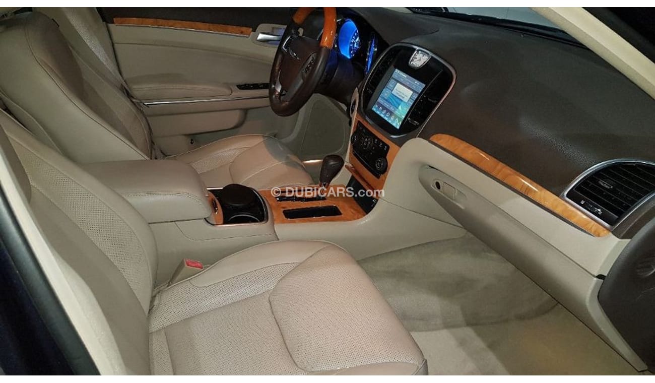 كرايسلر 300C 2012 Model Hemi Full options clean car Gulf specs