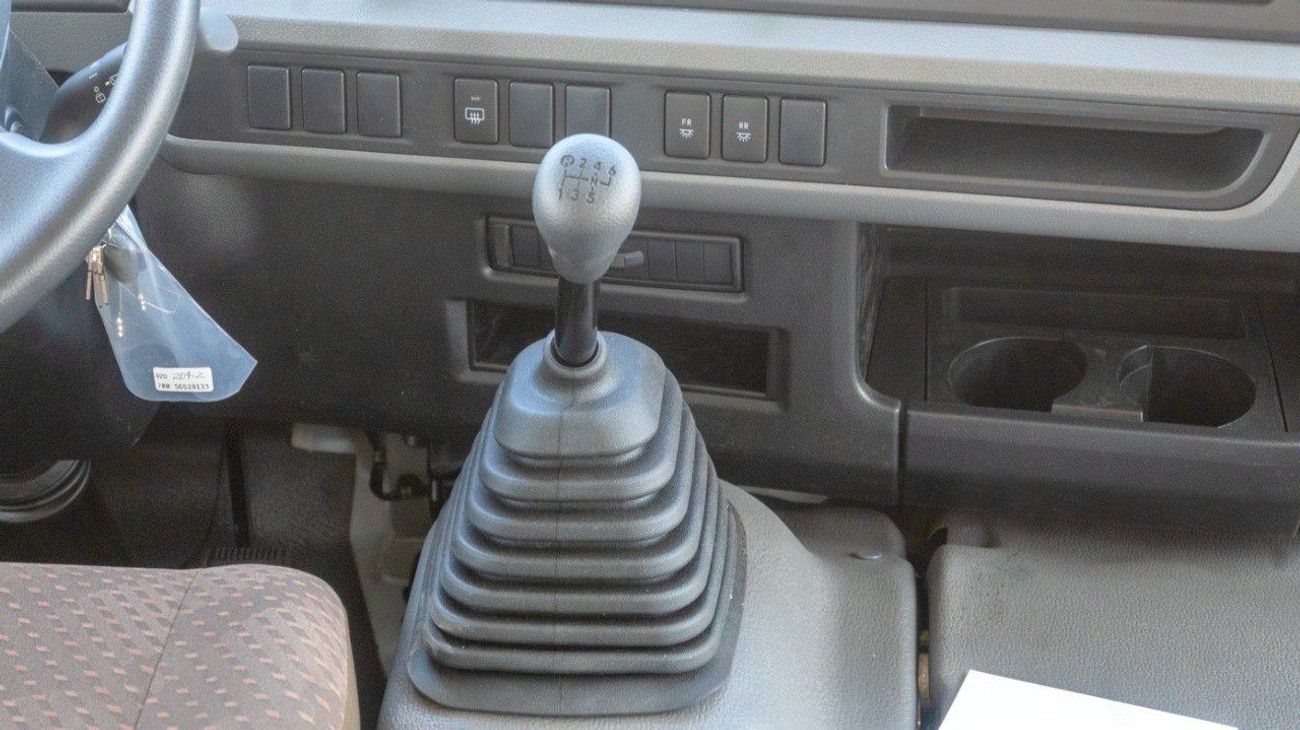 تويوتا كوستر 2.7L (23-Seater)