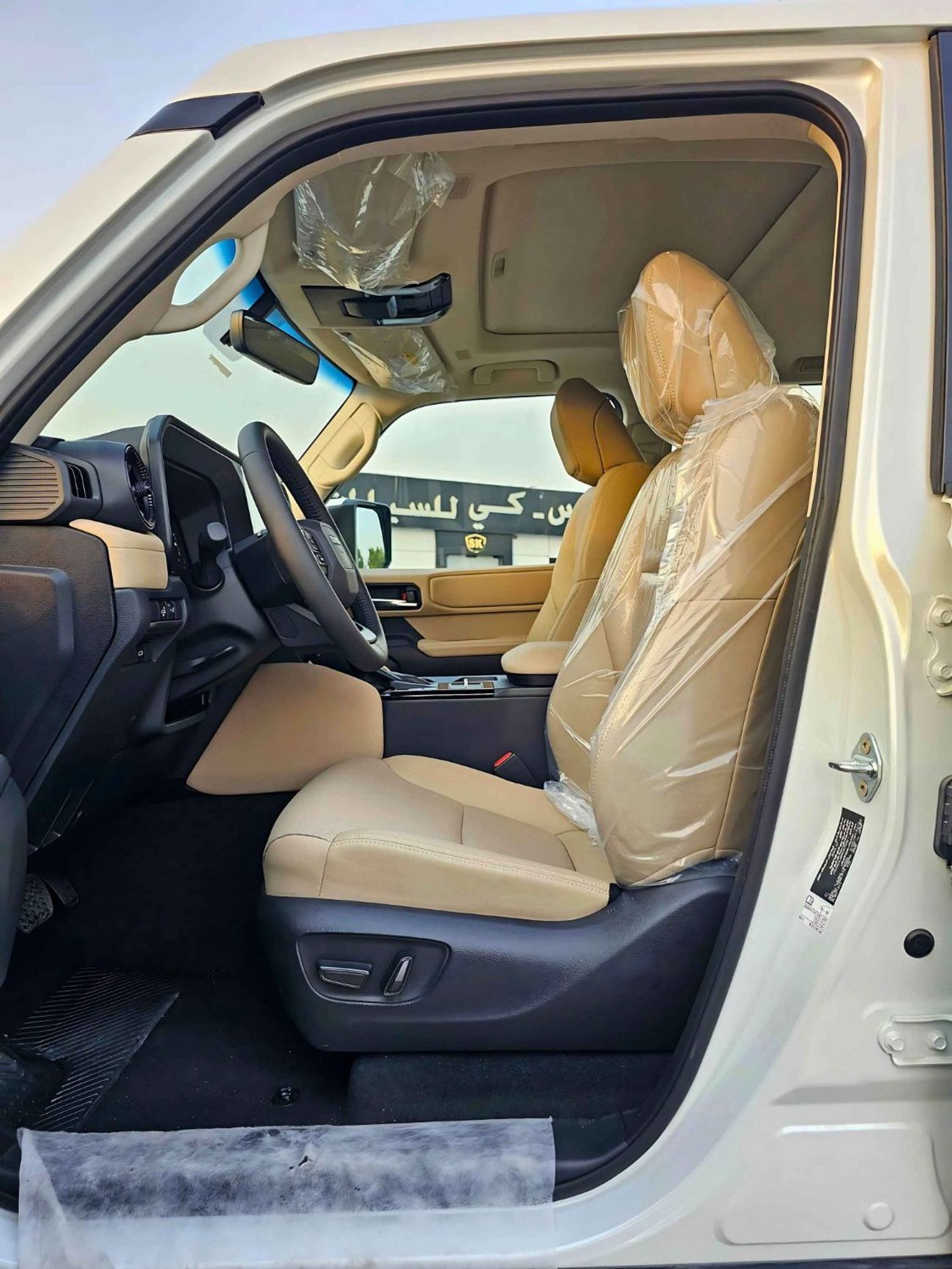 تويوتا برادو LC250 / ALL ROUNDER / 2.4T V4 PETROL / SUNROOF / LEATHER SEATS (CODE # P24AR)