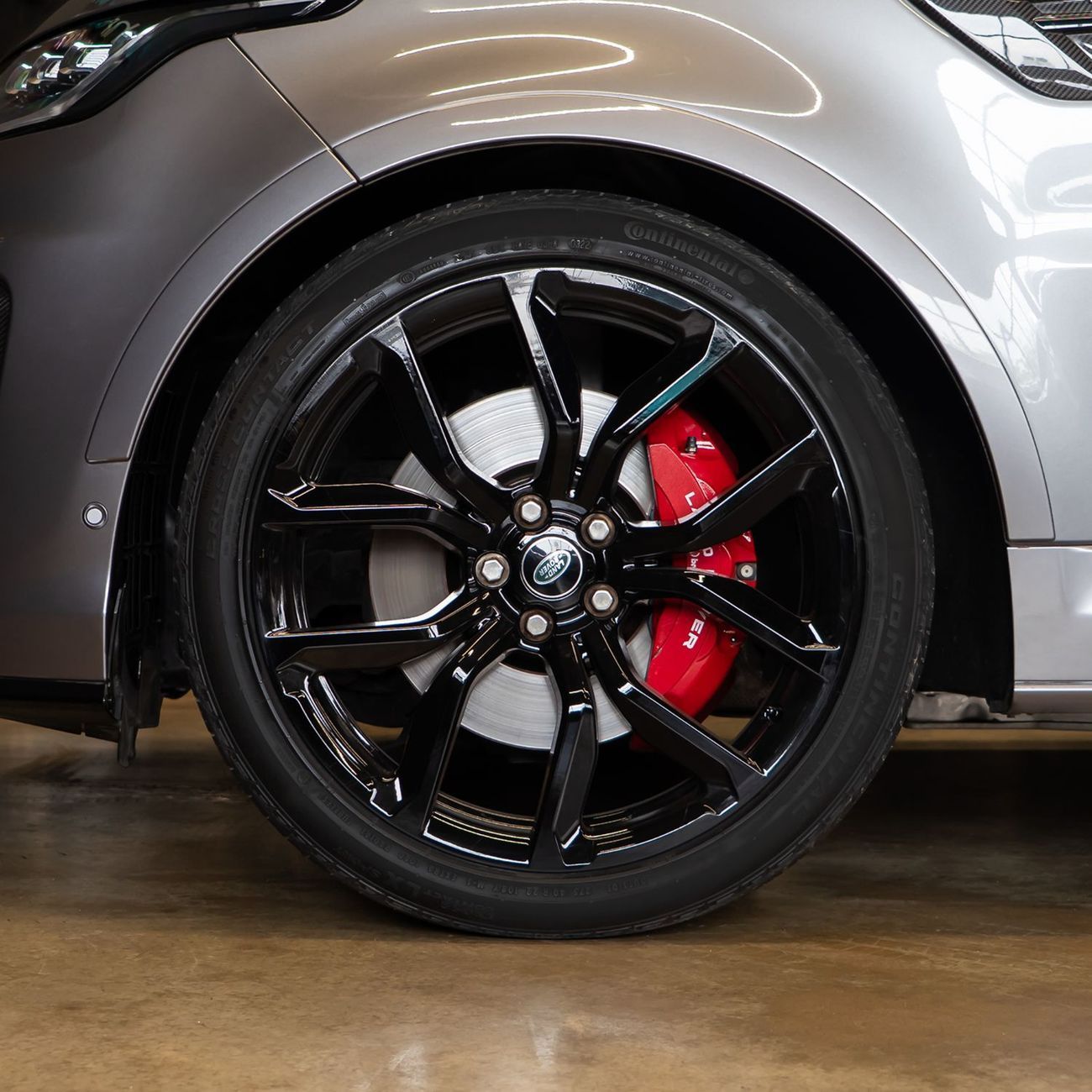 لاند روفر رينج روفر سبورت AED 4,407 pm • 0% Downpayment • Range Rover Sport SVR Carbon Edition • 1 Year Warranty