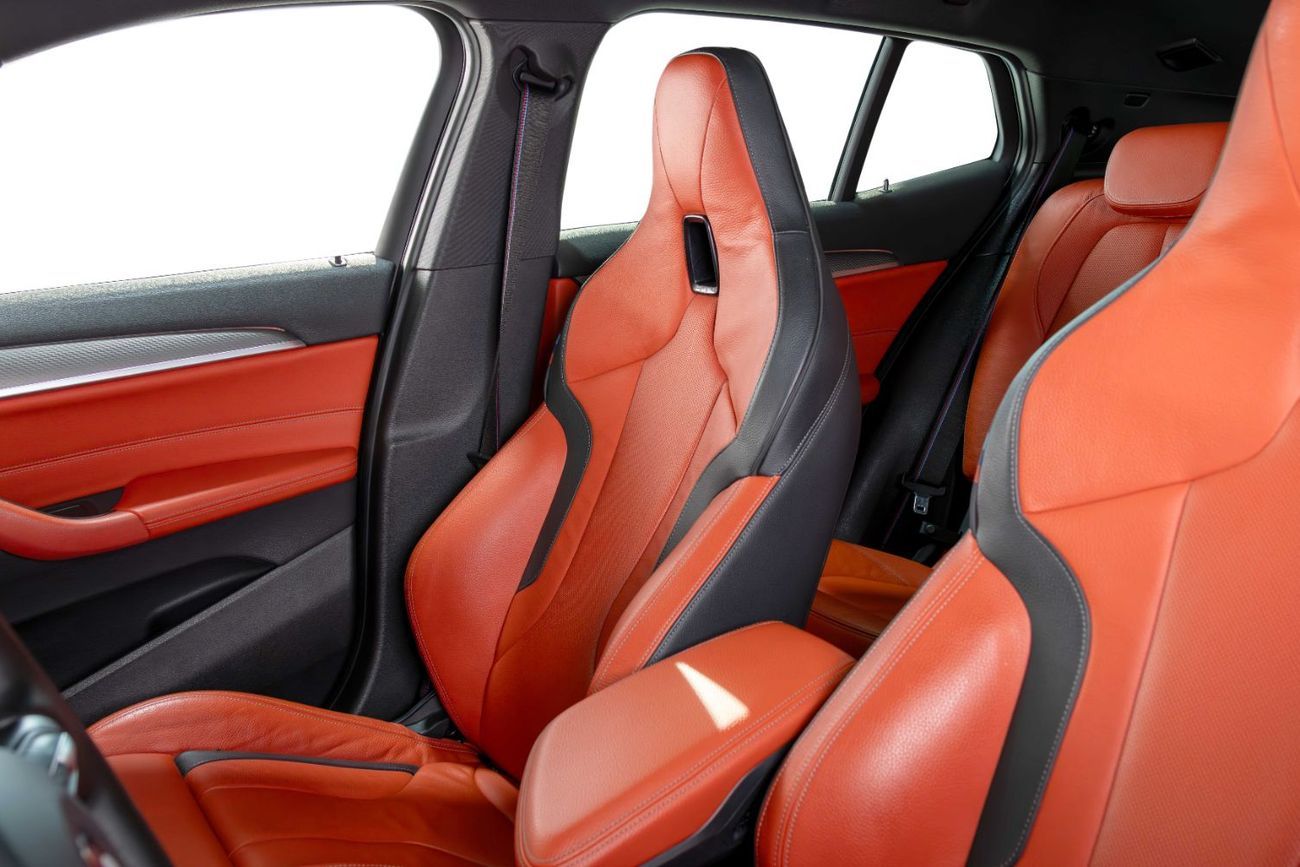 BMW X2 M35i 2.0L GCC-M Package-M Sports Seats-Excusive Red Interior Leather rim-Blue Brake Calipers