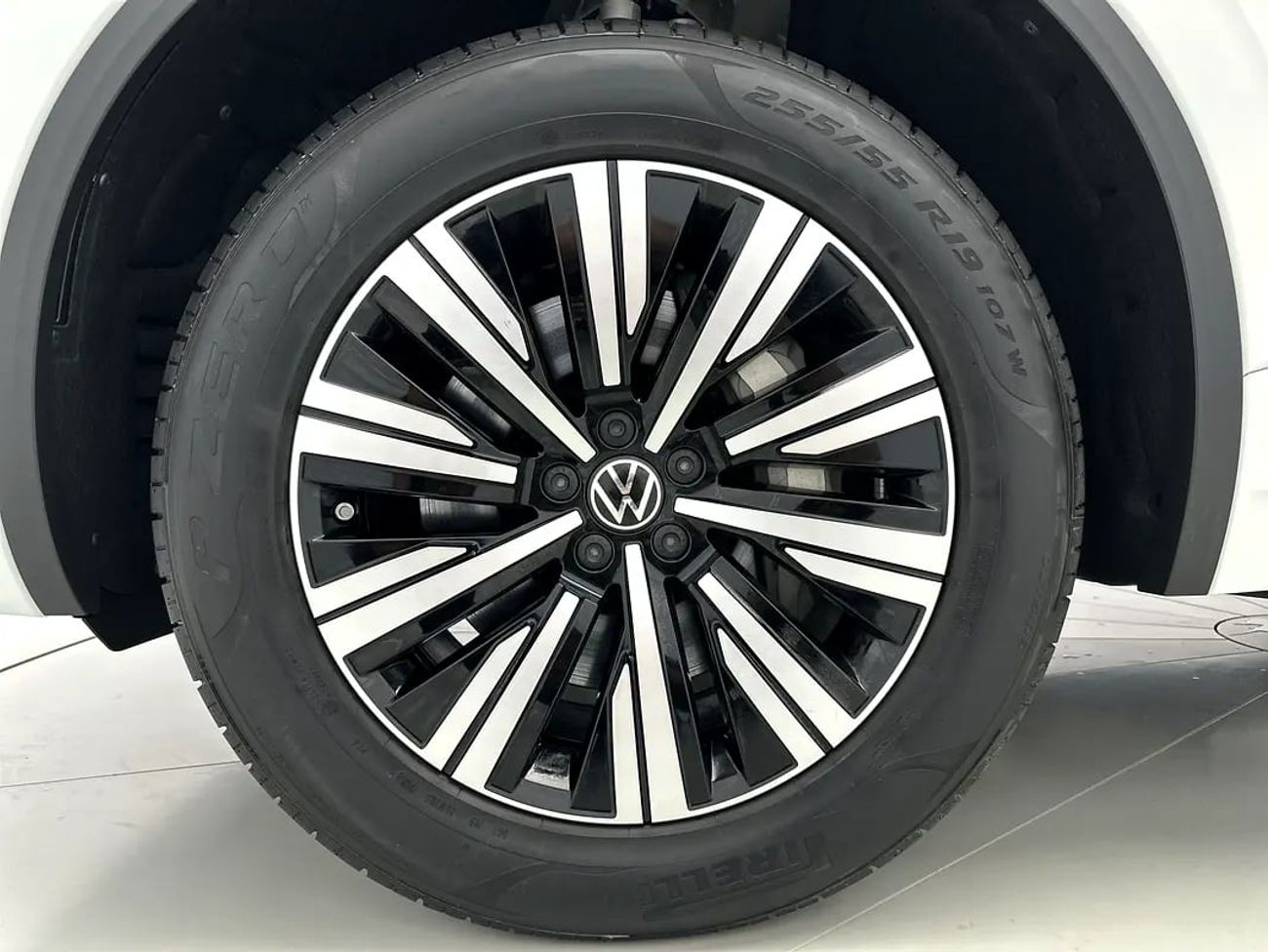 Volkswagen Touareg Elegance 2 3.0L Elegance with Tirano