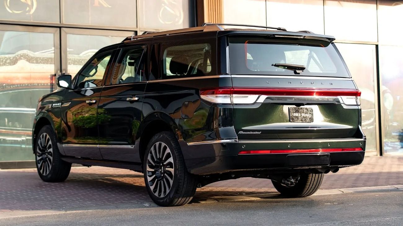 لينكولن نافيجاتور Presidential 3.5L Presidential, Warranty + Service Pack, Low Kms, 7-Seater, GCC