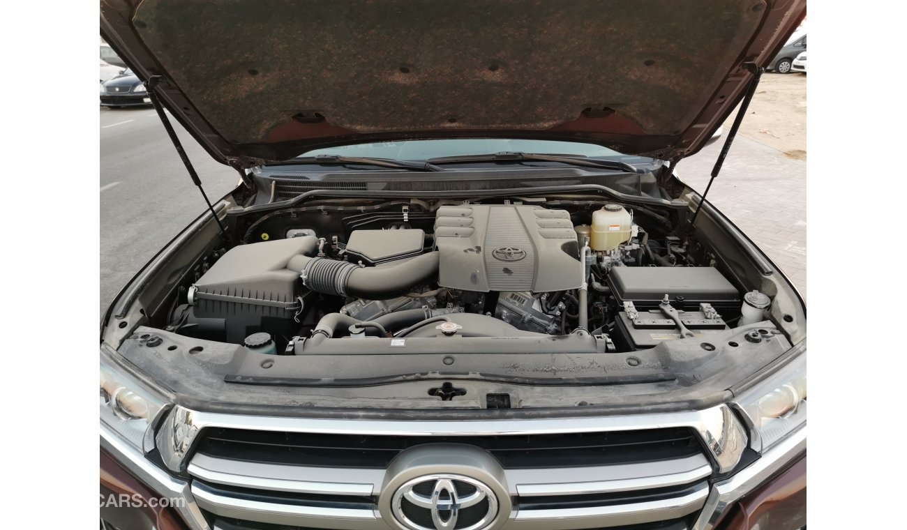 Toyota Land Cruiser 4.0L, PETROL, 20" ALLOY RIMS, PUSH START, CRUISE CONTROL (CODE # GXR2019)