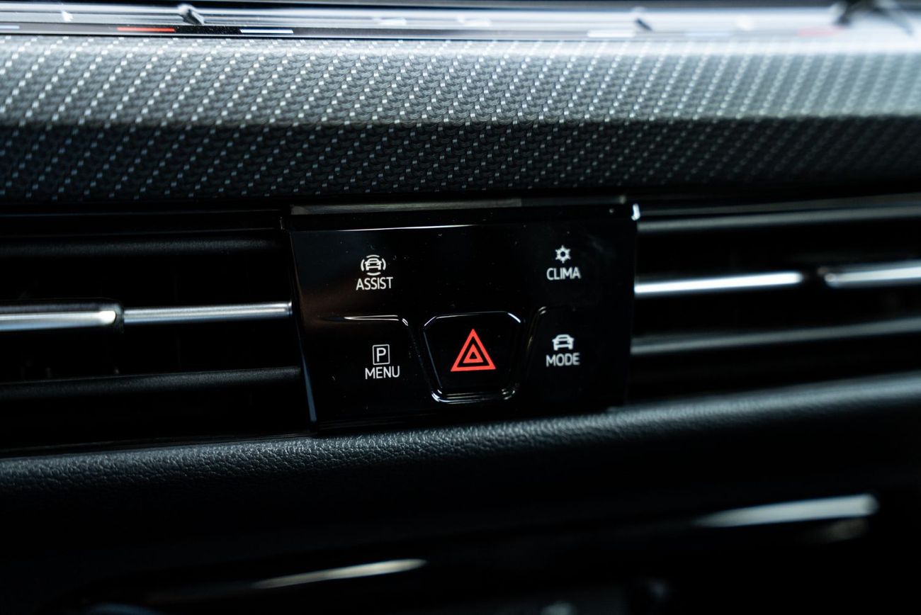 فولكس واجن جولف ار 2023 Agency Warranty Full Service History GCC Low Mileage