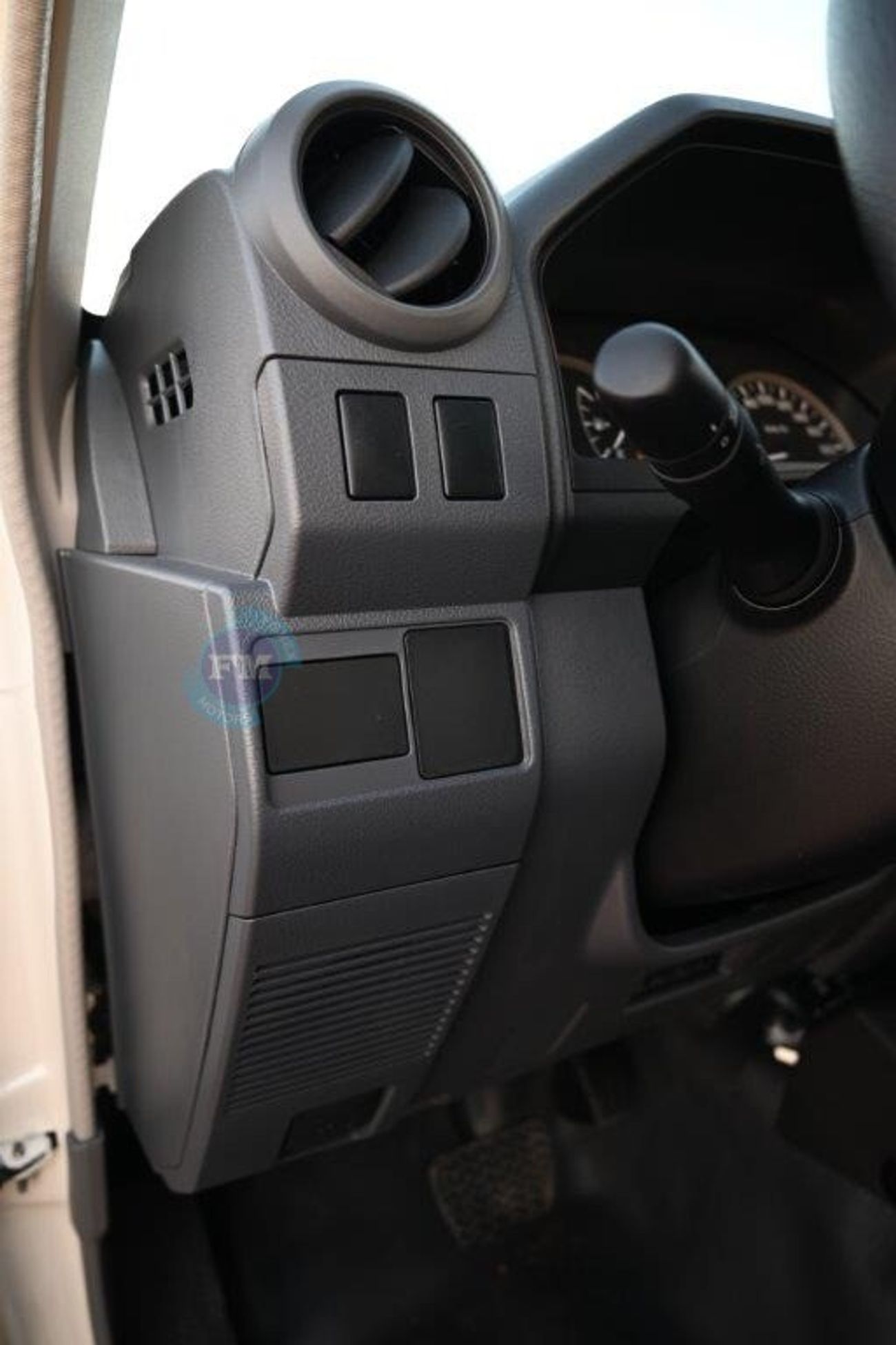 تويوتا لاند كروزر 70 78 4.0L Petrol Automatic