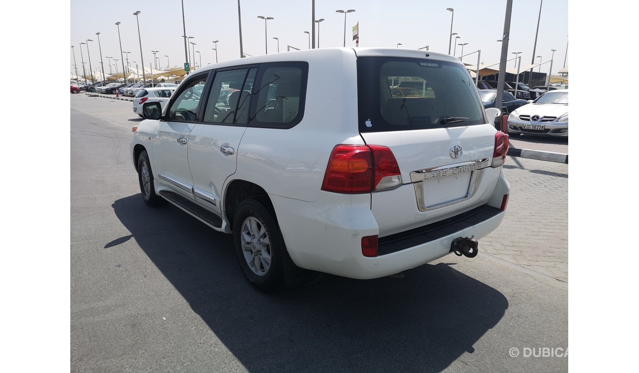 Toyota Land Cruiser تويوتا لاند كروزر كير عادي موديل 2009 بحالة ممتازة