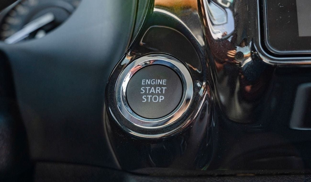 Toyota Hilux 2025 Toyota Hilux SR5 DC 4x4 2.7L Petrol AT (White)